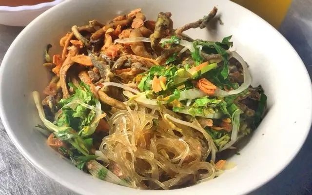 Ảnh bìa Đặc Sản Lươn Đồng Xứ Nghệ 9 - Hoàng Bật Đạt