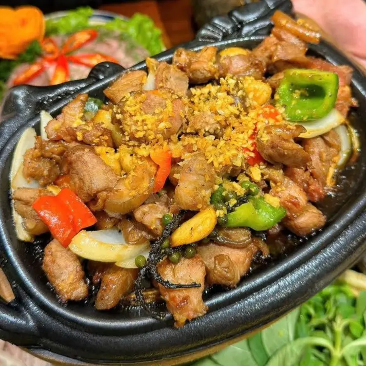 Ảnh bìa Bê Thui Cầu Mống 888 - Huỳnh Tấn Phát