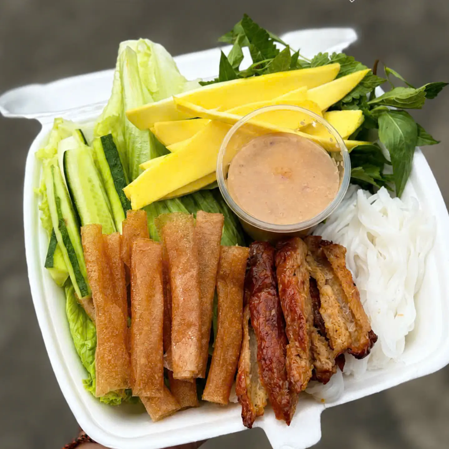 Ảnh bìa Nem Nướng Nhà Trang - Chè & Ăn Vặt - Phùng Hưng