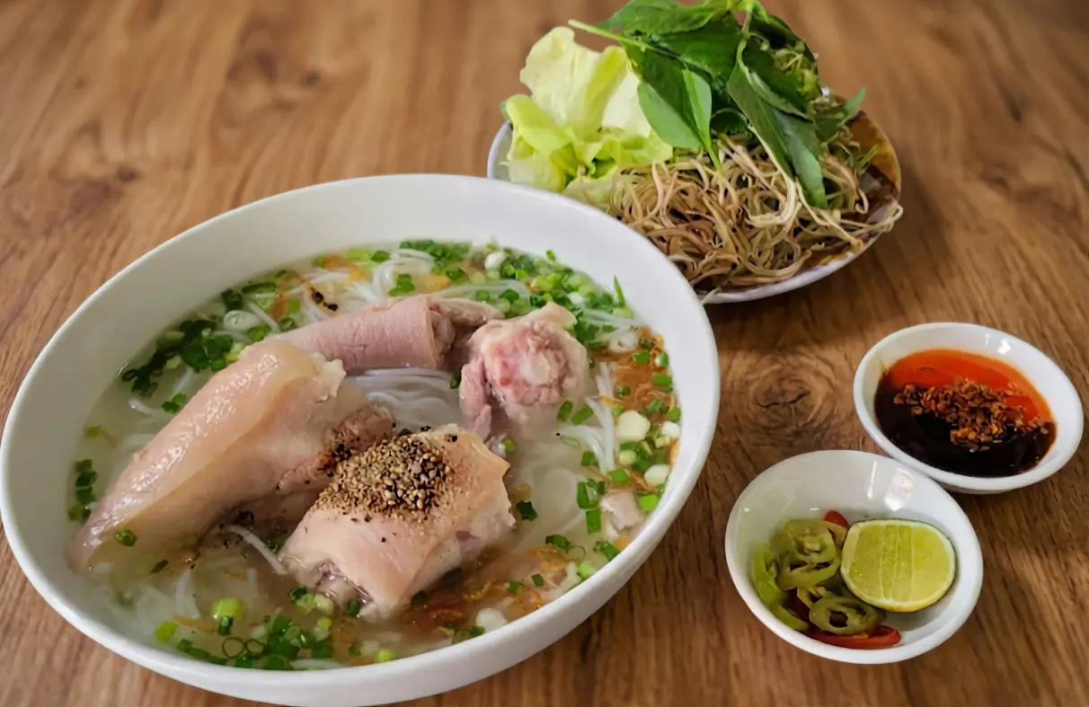 Ảnh bìa Cô Sáu - Bún Bò, Bún Mọc & Hủ Tiếu Mì - Nguyễn Hữu Cầu