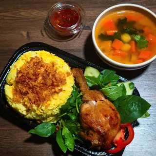 Ảnh đại diện Cô Yến - Cơm Gà & Bánh Ướt - Đường 297