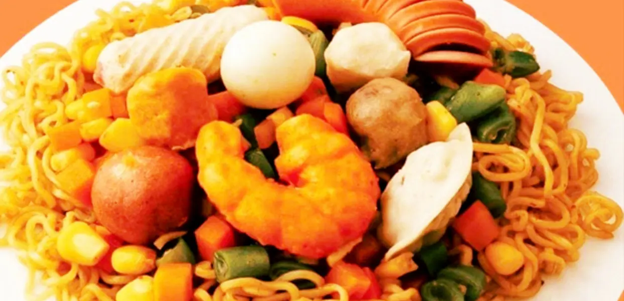 Ảnh bìa Tiệm Mì Trộn Indomie, Gà Ủ Muối Hoa Tiêu & Chân Gà - Xuân La 