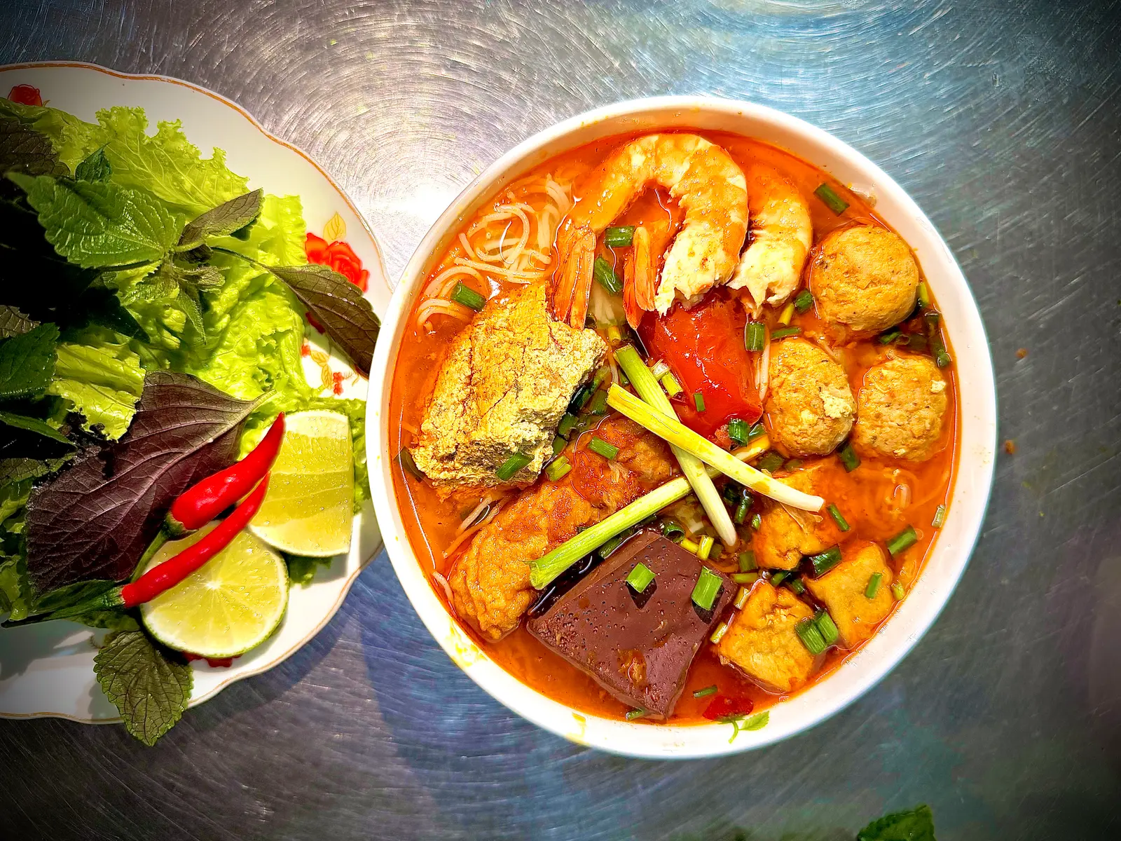 Ảnh bìa Bếp Bé Chòi - Bún Riêu - Bún Thịt Nướng, Chả Giò - Lê Đức Thọ