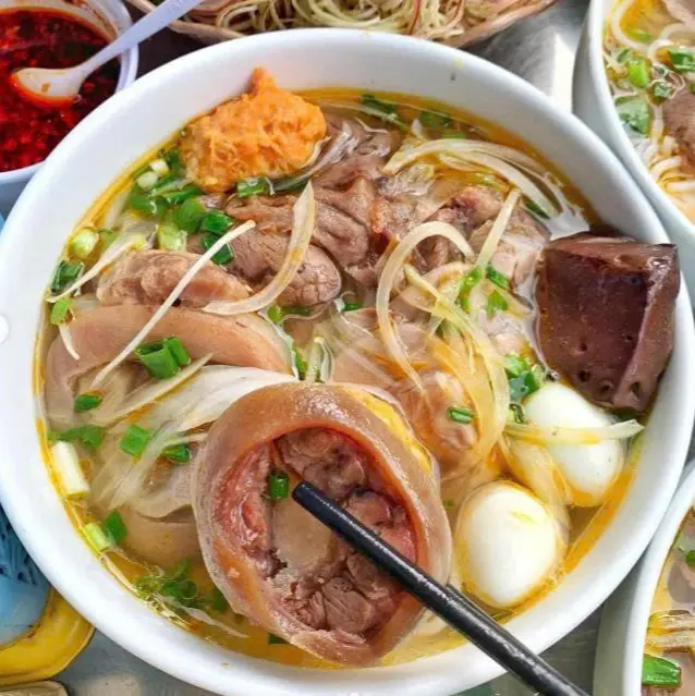 Ảnh bìa Bún Bò Huế - Cơm Gà Xối Mỡ Thành Mập - Nguyễn Viết Xuân
