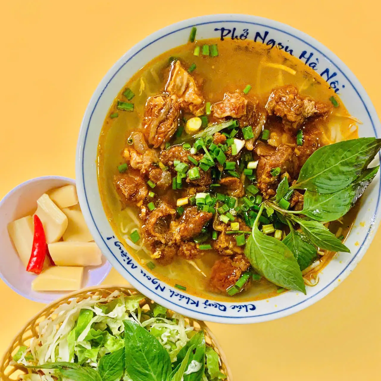 Ảnh bìa Phở, Bánh Mỳ Sốt Vang & Bún Bò Huế Minh Tú 37 - Hoàng Công Chất