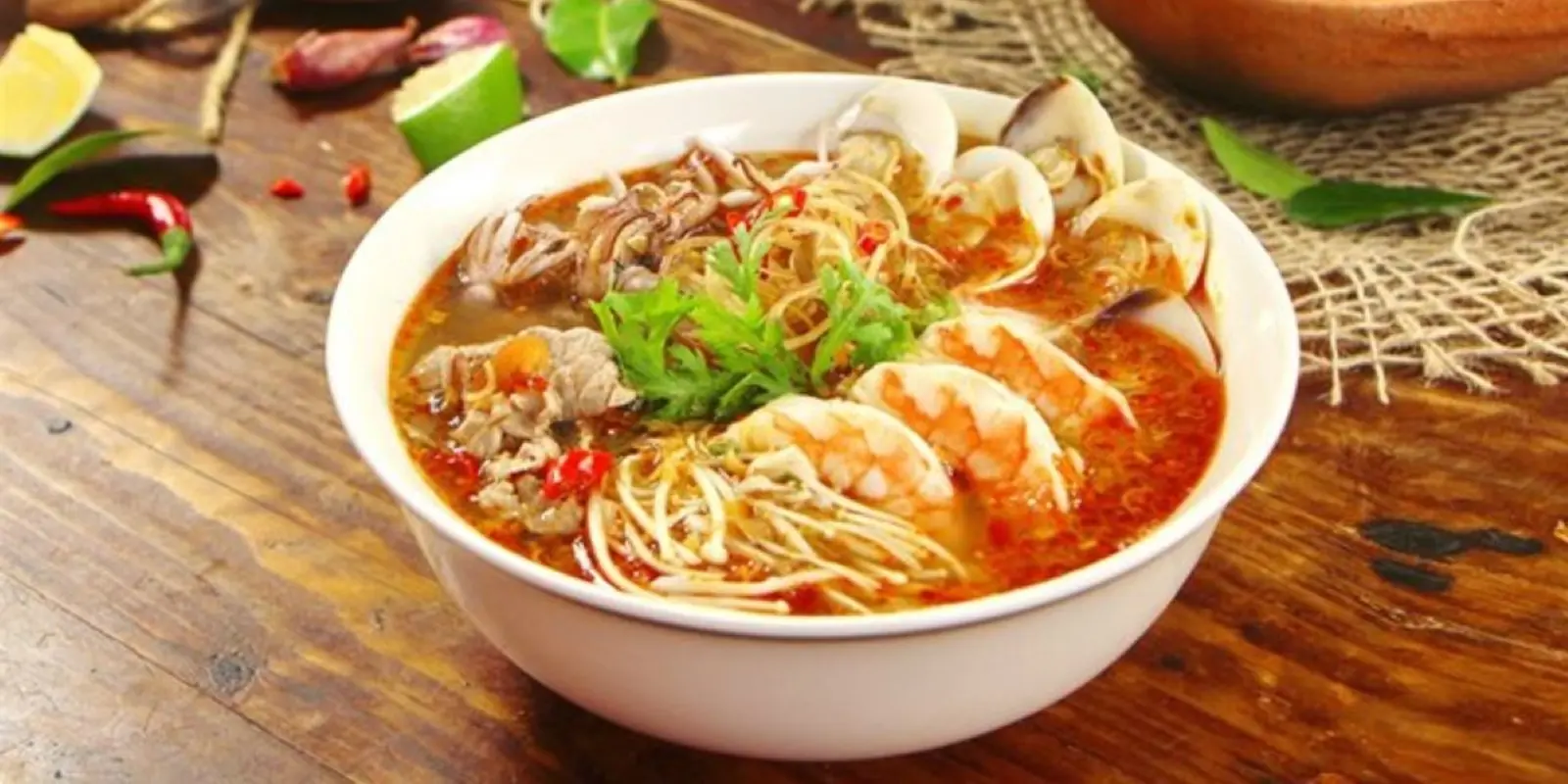 Ảnh bìa Yum Yum 28 -  Nguyễn Gia Trí