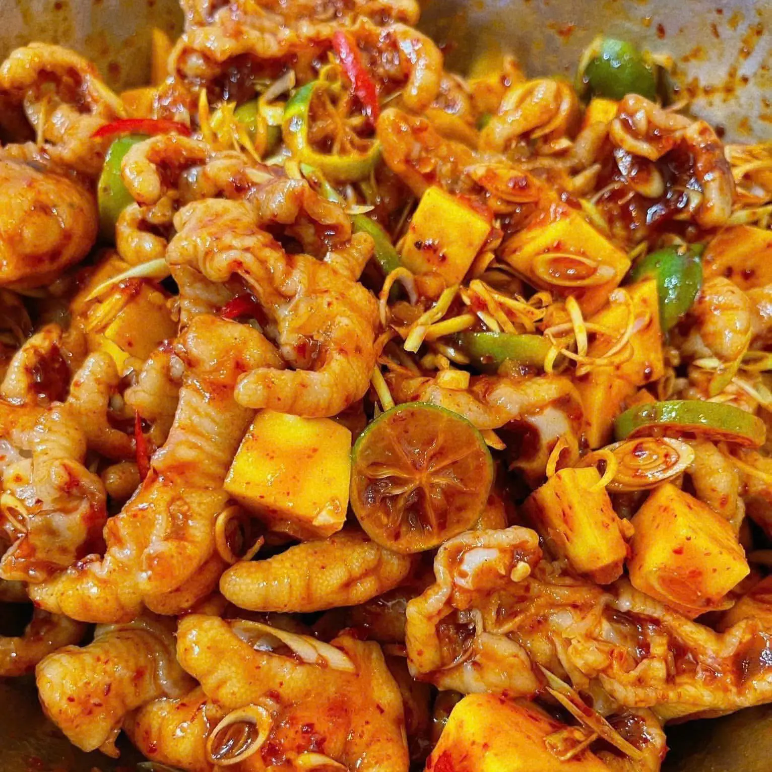Ảnh bìa Bếp Cậu Ấm - Chân Gà Sốt Thái & Ăn Vặt - Tân Quý