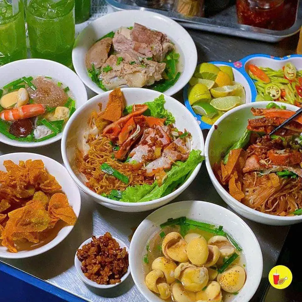 Ảnh bìa Dì 9 - Hủ Tiếu Mỹ Tho - Đoàn Văn Bơ
