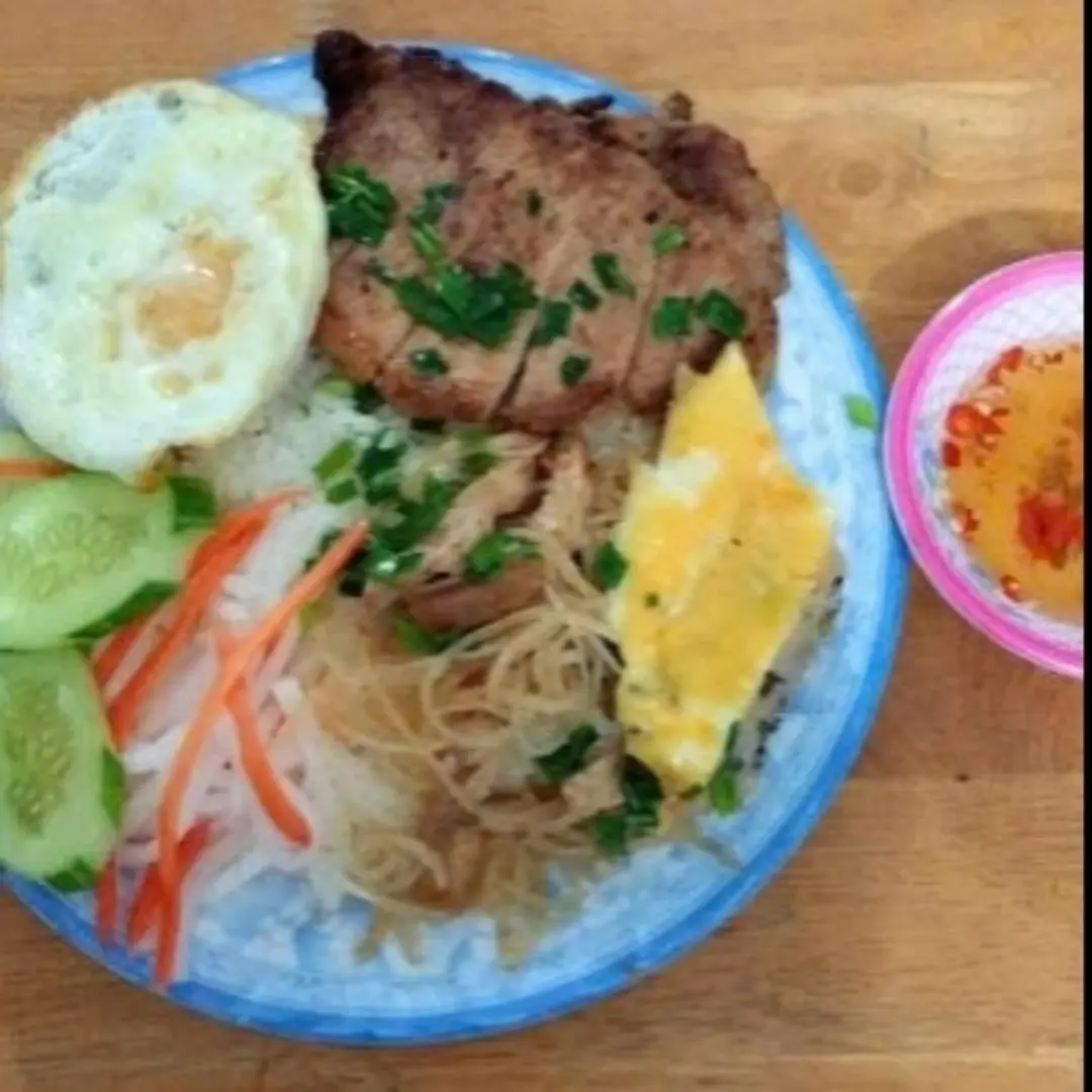 Ảnh bìa Xuân Phú - Cơm tấm & Bún thịt nướng - Quốc Lộ 1A
