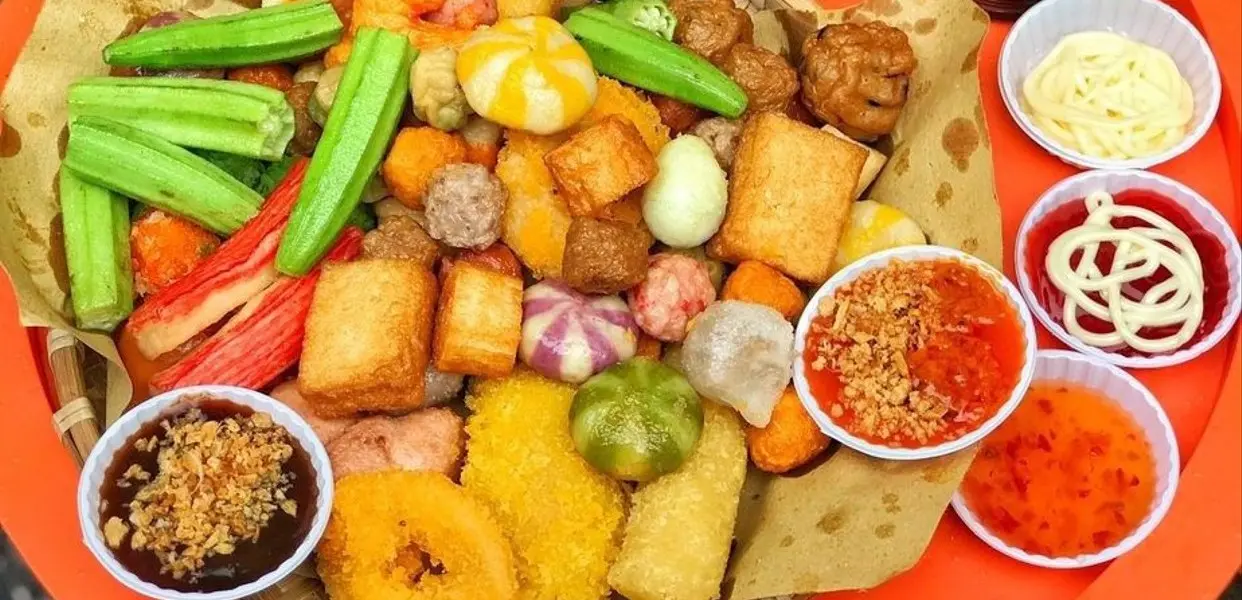 Ảnh bìa TÍ - Mì Trộn Cá Viên & Da Gà Chiên Giòn - Bà Huyện Thanh Quan