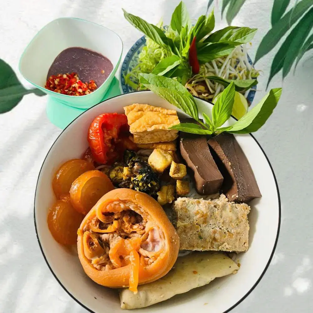 Ảnh bìa Bún Riêu, Canh Bún & Phá Lấu Bò - Phan Văn Trị