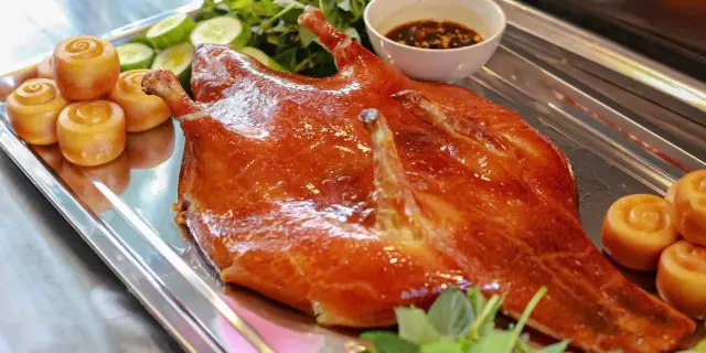 Ảnh bìa Vịt Quay Da Giòn - Đỗ Xuân Hợp