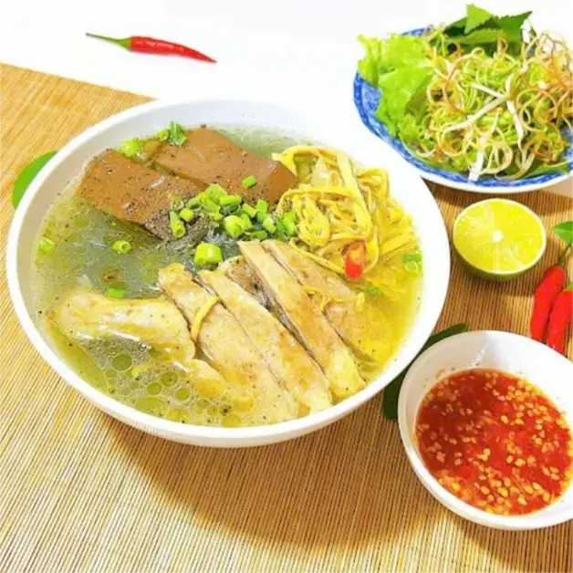 Ảnh bìa Bún Măng Vịt Bà Ngoại - Phong Phú
