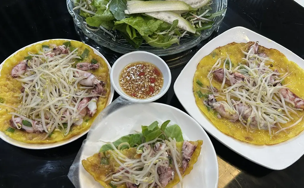 Ảnh bìa Bánh Xèo Miền Trung- Thoại Ngọc Hầu