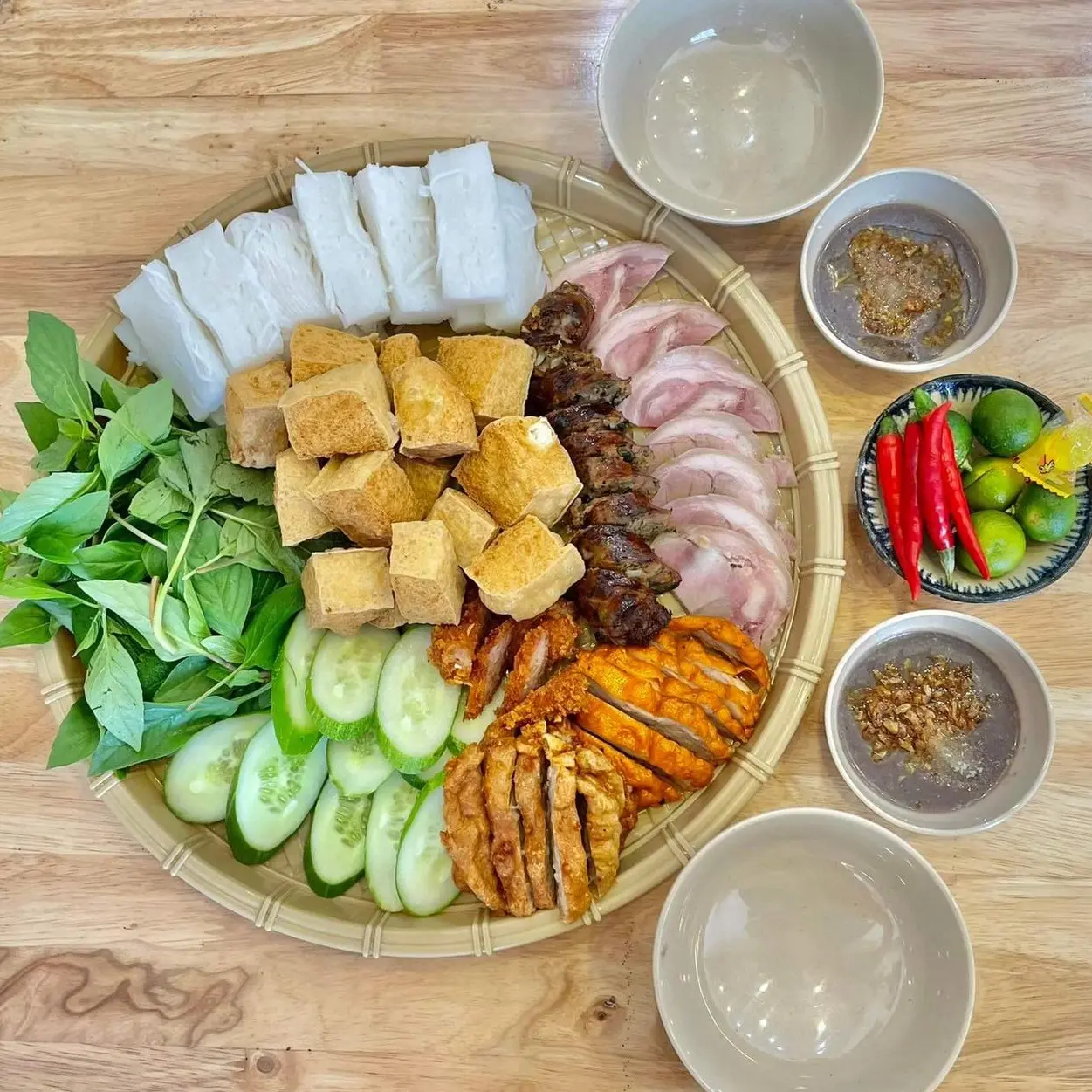 Ảnh bìa Bún Đậu Em Thuỷ - Các Món Ăn Hà Nội - Tạ Quang Bửu