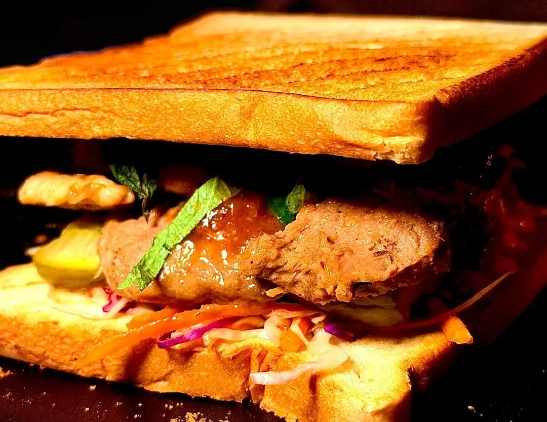 Ảnh bìa Lạc Sandwich - Cách Mạng Tháng 8