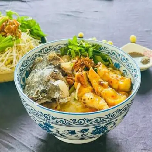 Ảnh bìa Lệ Thuỷ Quán - Bánh Canh Cá Lóc & Cá Thác Lác Hải Sản - Nguyễn Triệu Luật