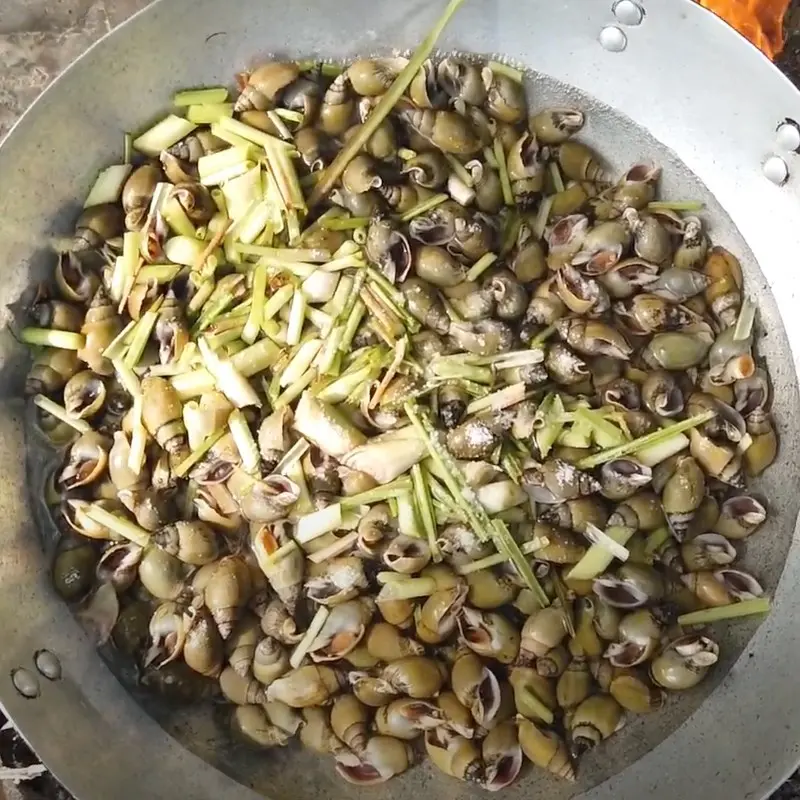 Ảnh bìa Ốc Hai Hưng - Ốc Luộc Sả & Luộc Thái - Phan Huy Ích