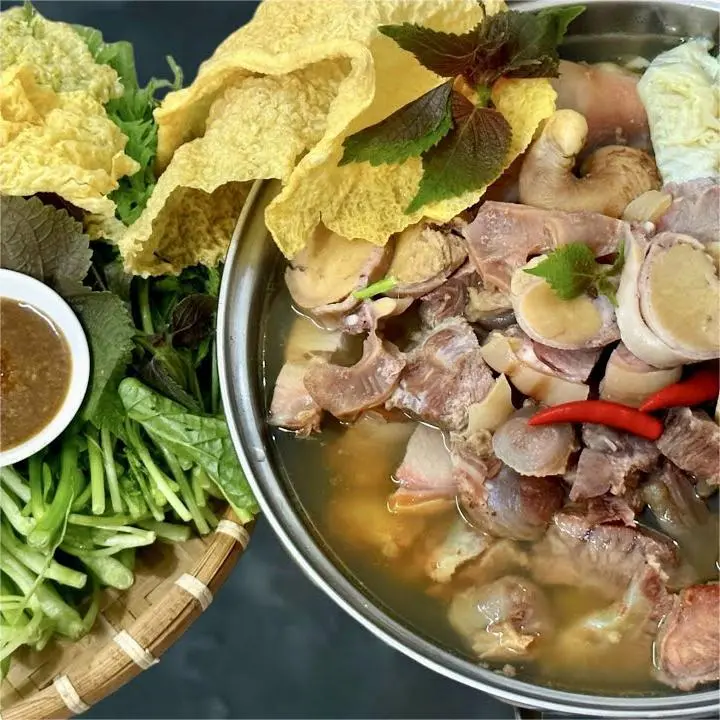 Ảnh bìa Lẩu Bò Cô Liên - Cách Mạng Tháng 8