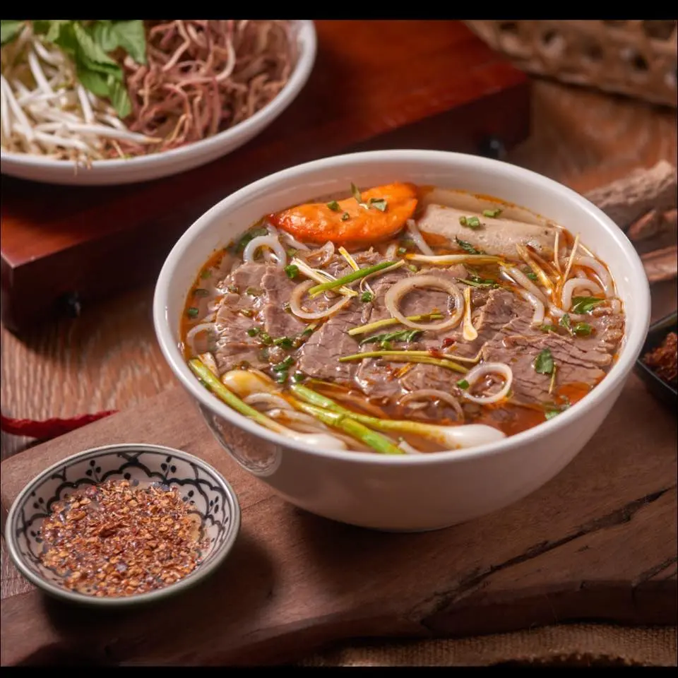 Ảnh bìa Bún Bò O Vân - Huỳnh Tấn Phát