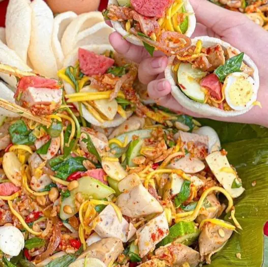 Ảnh bìa Tré Trộn Cóc Cô Lan Đông Du - Miếu Bình Đông