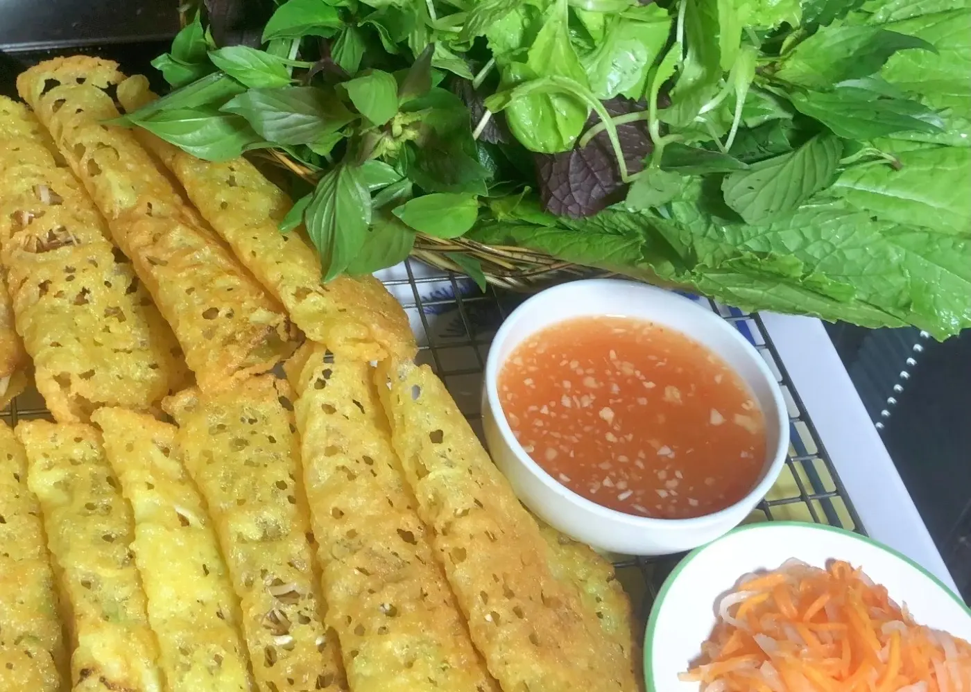 Ảnh bìa Bánh Xèo Miền Trung - Nước Mía - Trà Tắc - Hoàng Cầm