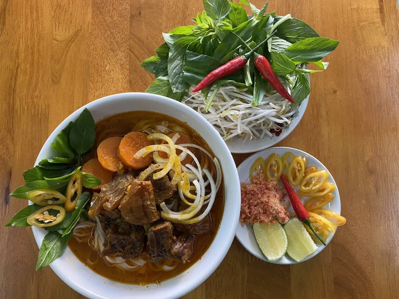 Ảnh bìa Đặc Sản Đà Nẵng - Mì Quảng Cô Oanh - Hoàng Ngân 