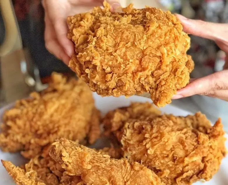 Ảnh bìa Mama's Chicken - Gà Rán & Trà Sữa - Thụy Phương