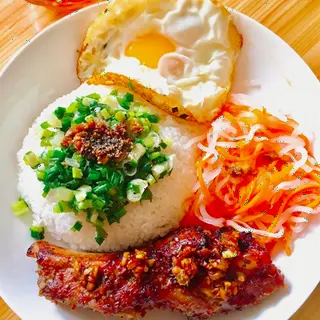 Ảnh đại diện Cơm & Mì Lucy House - Âu Cơ