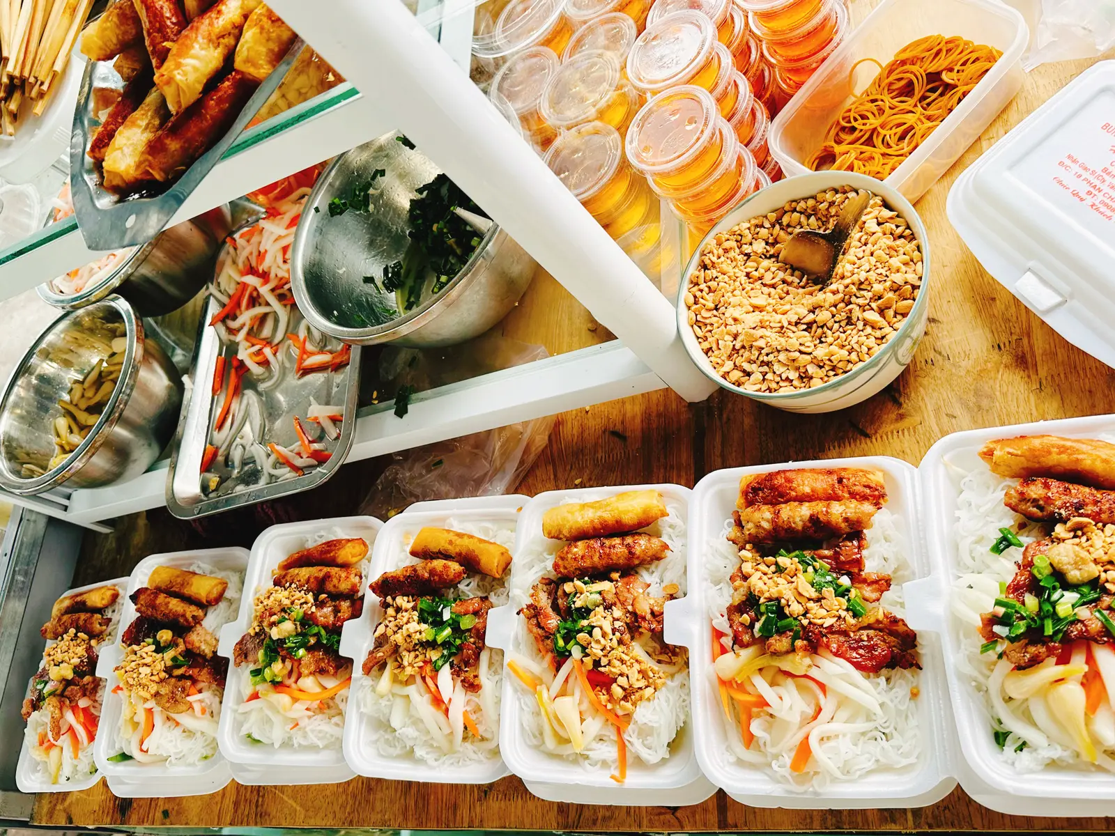 Ảnh bìa Bún Thịt Nướng & Bún Thái Út Nhỏ - Nguyễn Văn Khối