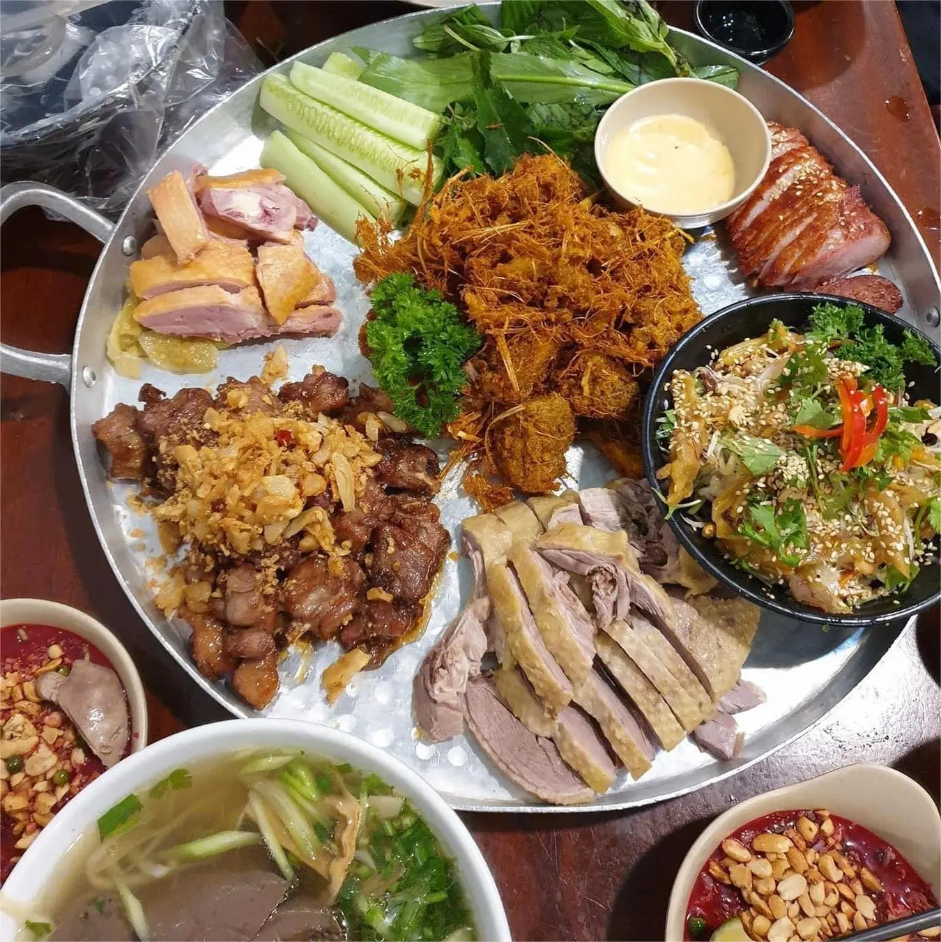Ảnh bìa Ngan Đi Bộ - Thái Thịnh