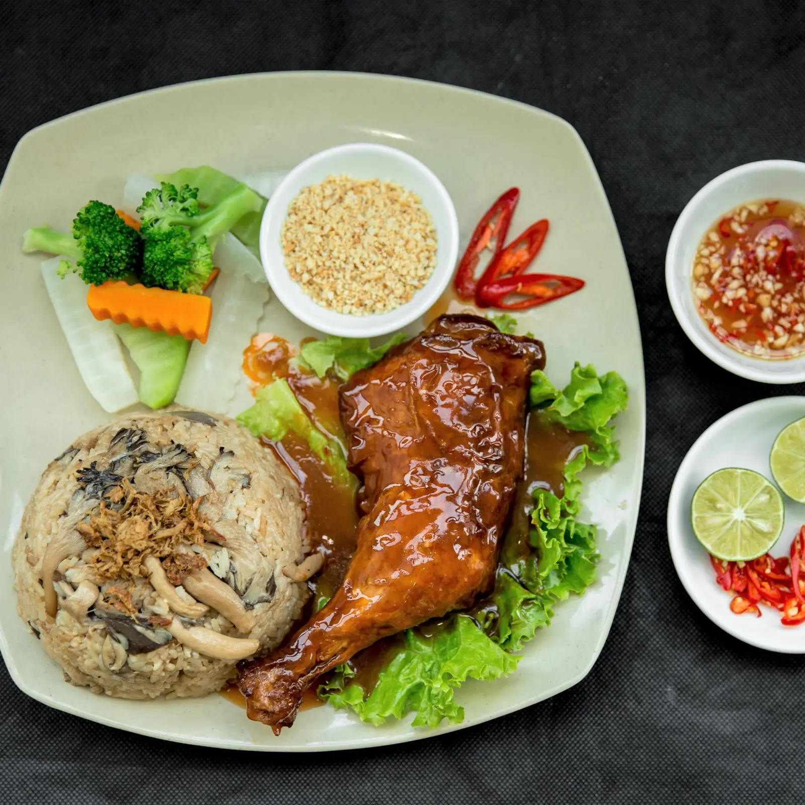 Ảnh bìa Cơm Gà Quảng Bình - Khương Thượng