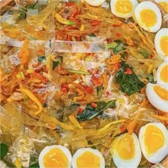 Ảnh bìa Bánh Tráng, Mì Trộn & Ăn Vặt Chú Bò - Đặng Thúc Liêng 