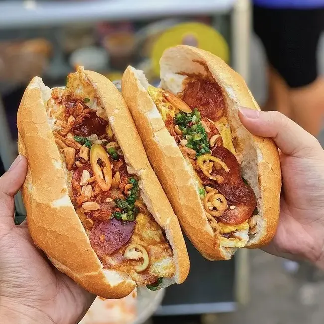Ảnh bìa Lò Bánh Mì Đức Thành - Huỳnh Tấn Phát