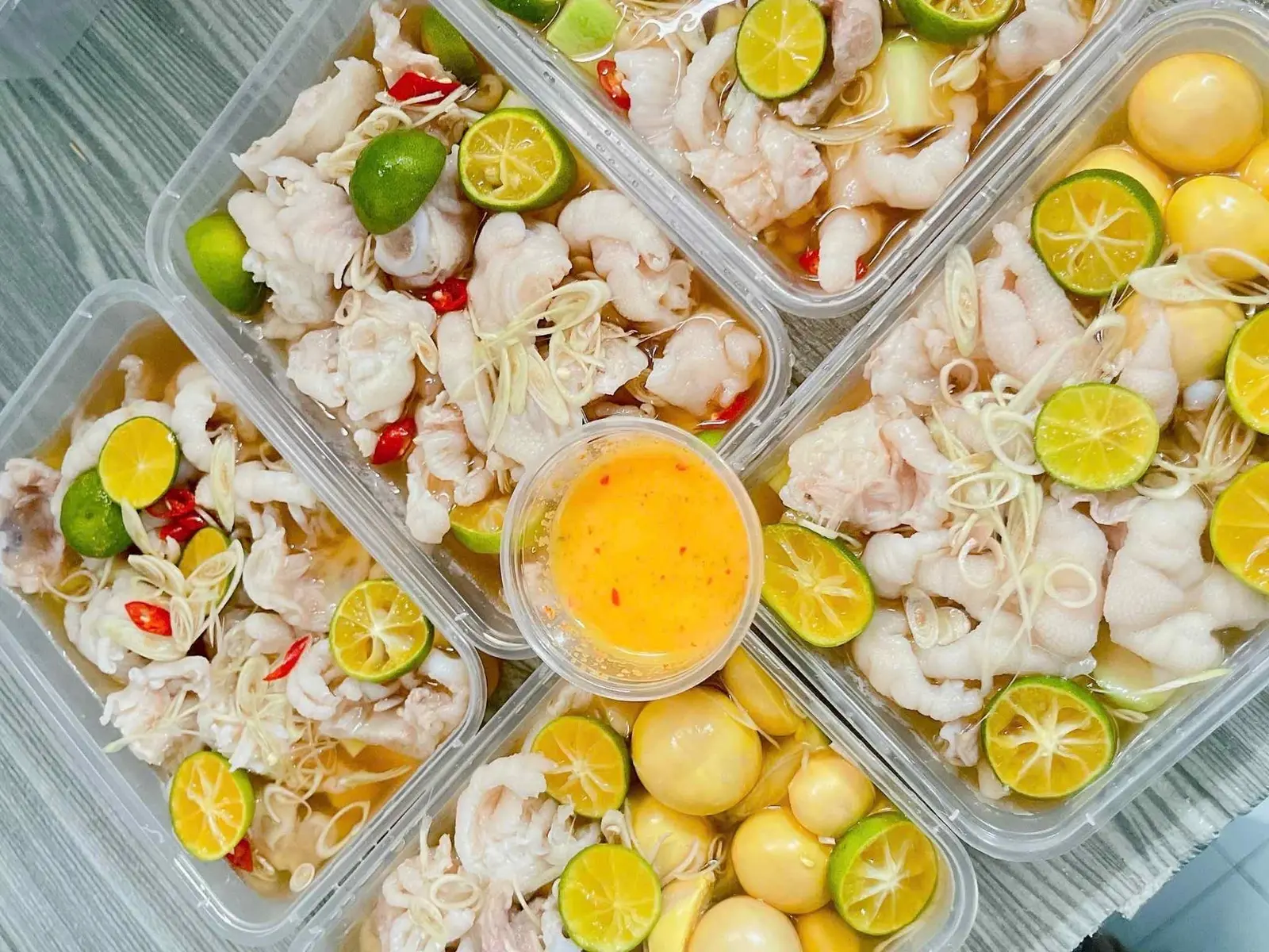 Ảnh bìa Bếp Nhà Nhím - Chân Gà Sốt Thái, Sả Tắc & Ăn Vặt - Dương Thị Mười