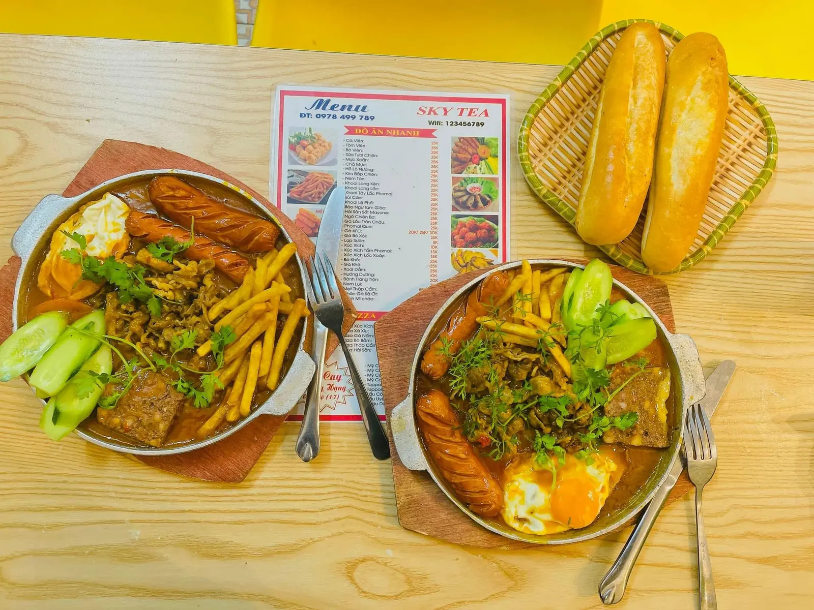 Ảnh bìa Phương Thu - Bánh Mỳ Chảo & Mì Trộn Indomie - Trần Cung
