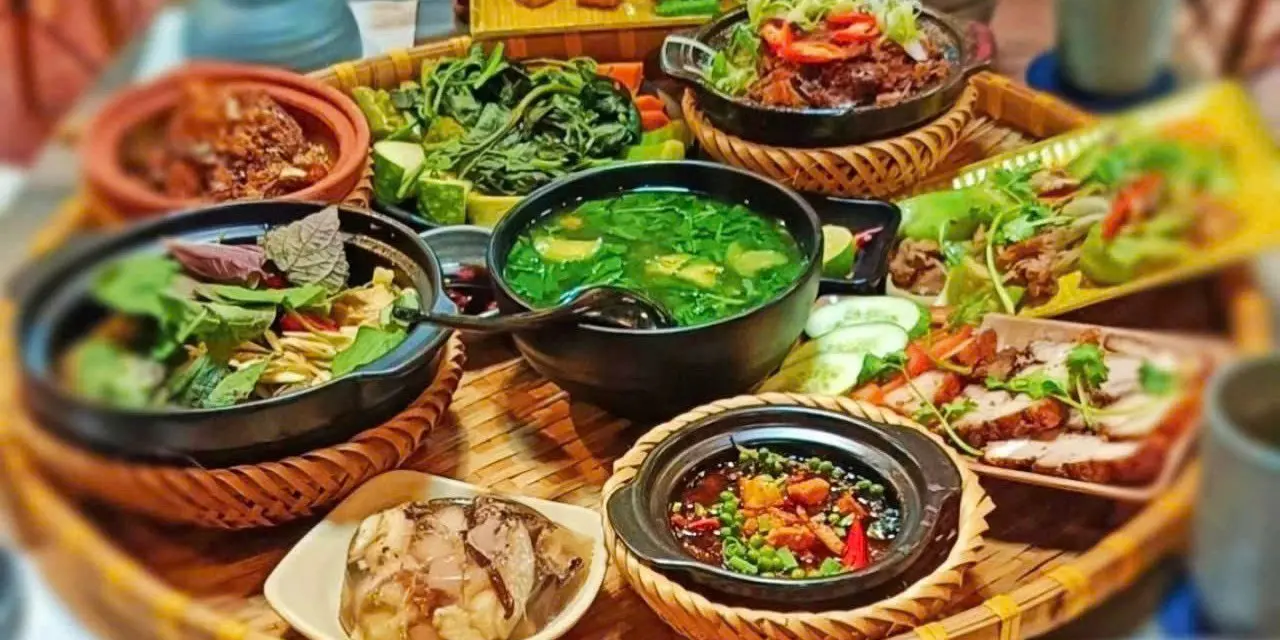 Ảnh bìa Cơm Niêu VN Xưa - Nguyễn Xiển
