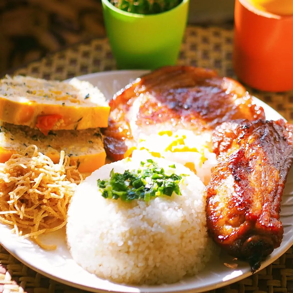 Ảnh bìa Cơm Tấm Cô Bơ - Tự Do