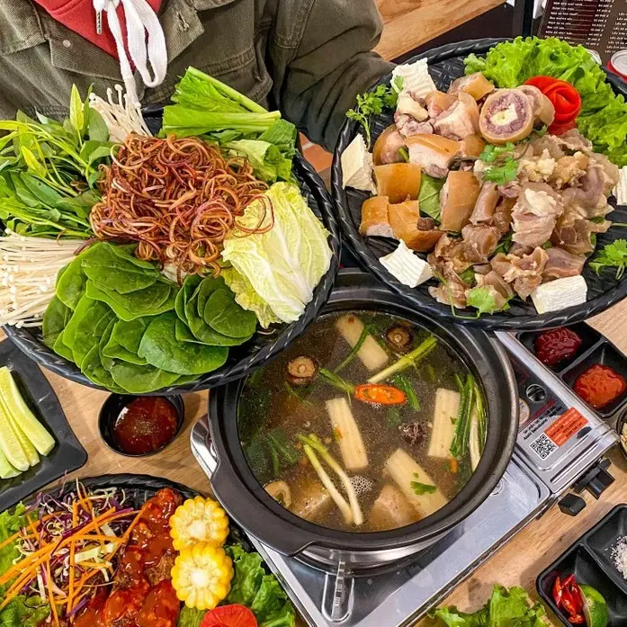 Ảnh bìa Quán Lẩu Đuôi Bò 777 - Hương Lộ 2