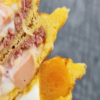 Ảnh đại diện Xíu - Hotdog Phô Mai Trứng Muối Tan Chảy & Bánh Đúc Nóng - Thống Nhất