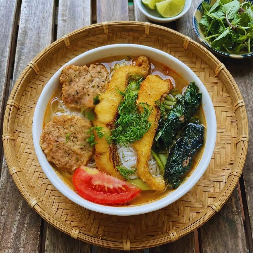 Ảnh bìa Hùng Quán - Bún Cá Cay - Huỳnh Tấn Phát