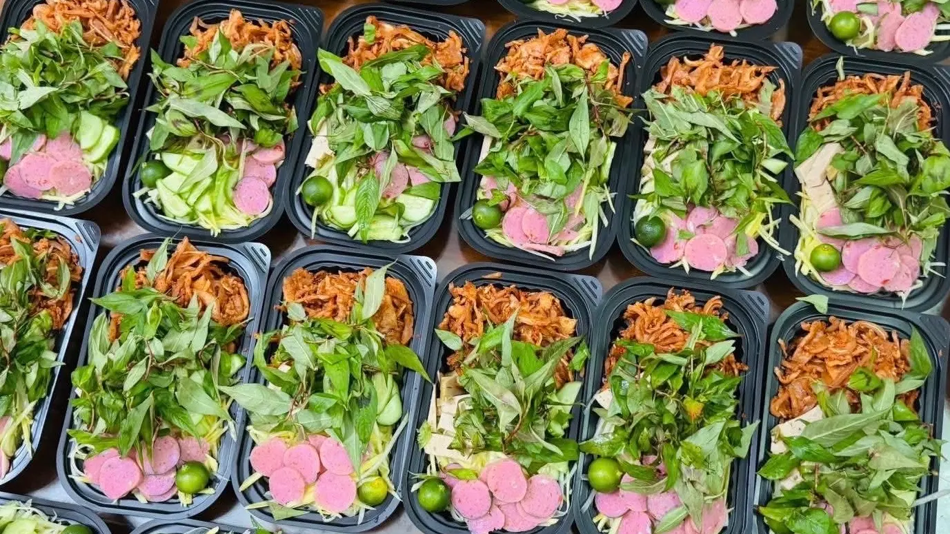 Ảnh bìa Ánh Dương - Tré Trộn Chua Cay & Chân Gà Sốt Thái - Láng Hạ