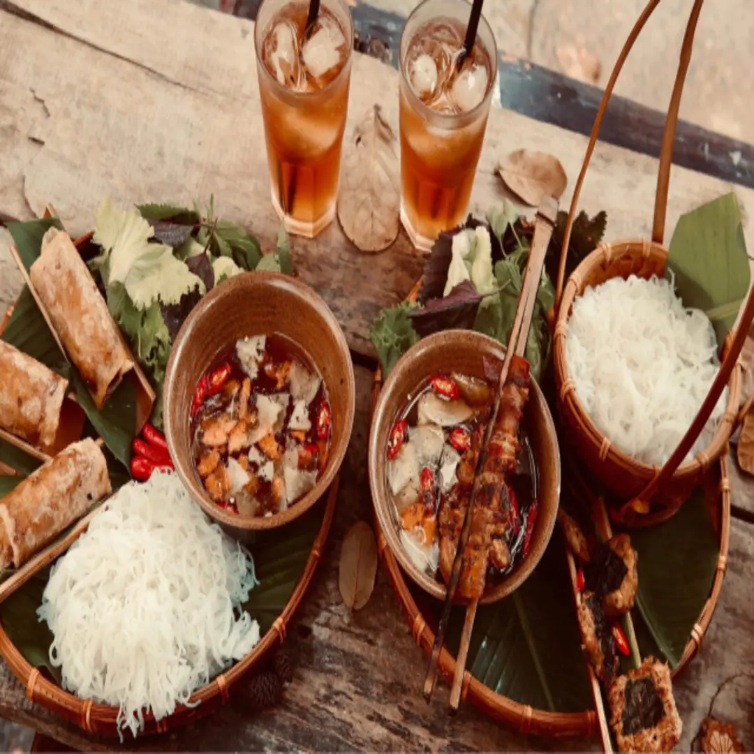 Ảnh bìa Nguyên - Bún Chả Hàng Mành & Riêu Cua Phố Cổ - Cầu Diễn