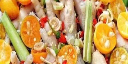 Ảnh bìa Tré Trộn Giang Hoàng & Chân Gà Sốt Thái - Trần Xuân Soạn