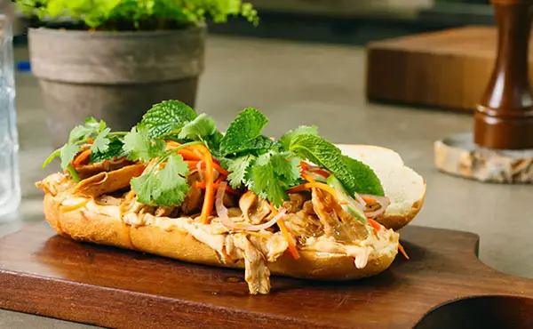 Ảnh bìa Chè Thái & Bánh Mì Hải Phòng Thảo Vy - Lê Văn Thọ