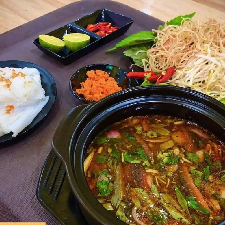 Ảnh bìa Miến, Cháo & Súp Lươn Niêu Xứ Nghệ - Hà Huy Giáp