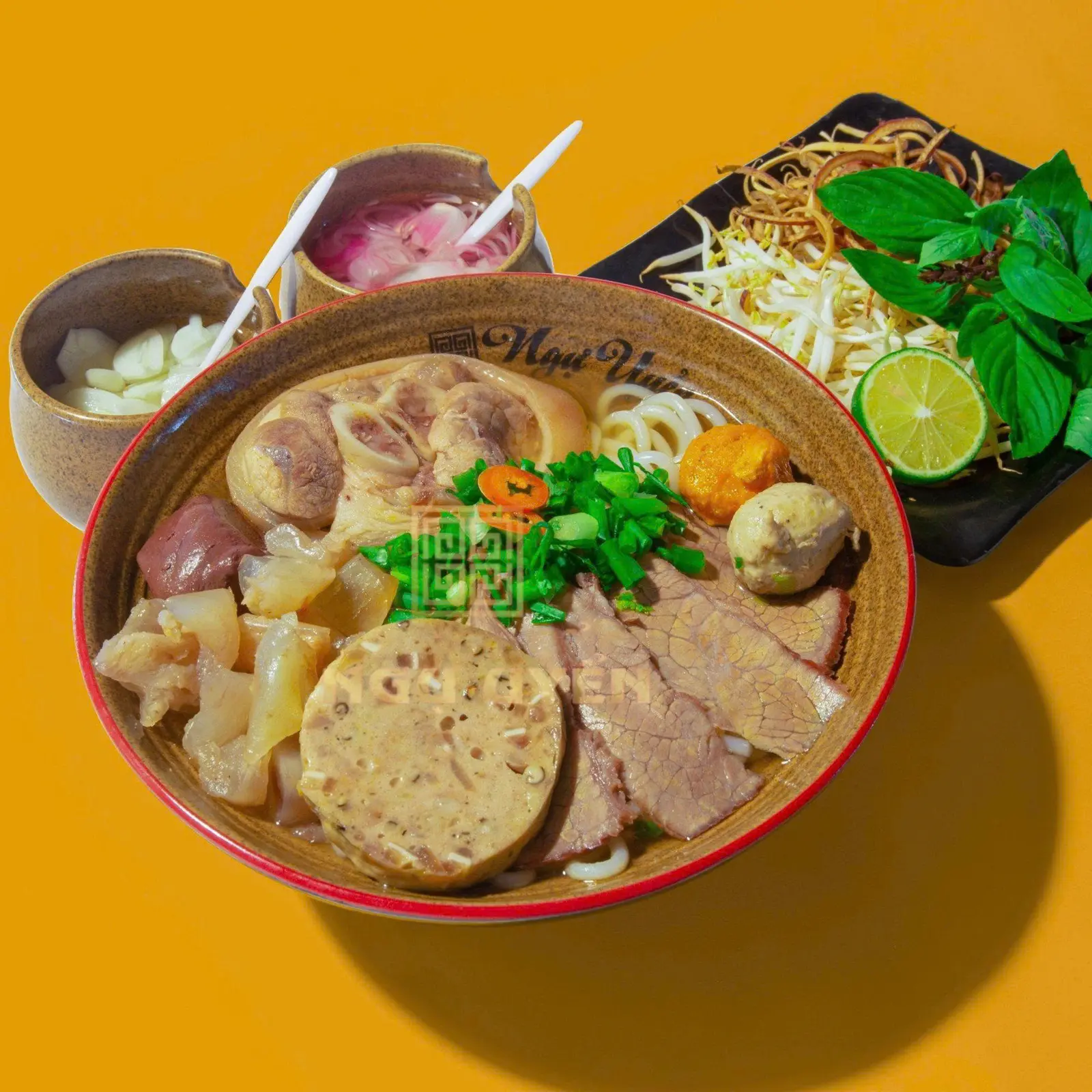 Ảnh bìa Bún Bò Huế Ngự Uyển - Lĩnh Nam