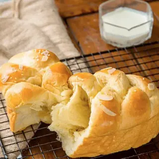 Ảnh đại diện PV Cake and Coffee - Ngô Gia Tự