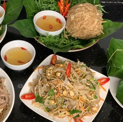 Ảnh bìa Quán Cô La - Nem Nắm & Nem Chạo Giao Thuỷ - Trần Cung