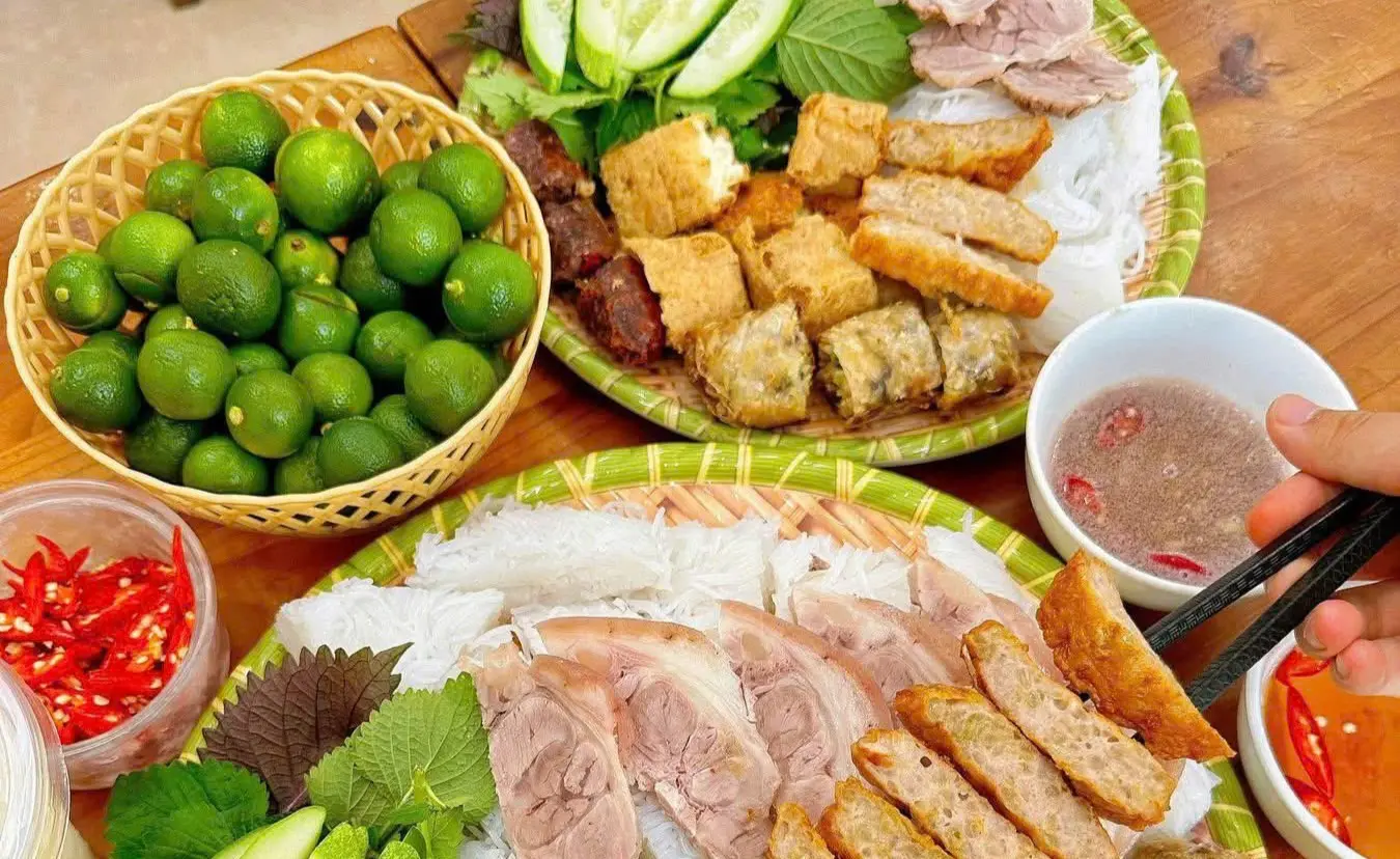 Ảnh bìa DOJI - Nem Nướng, Bún Đậu & Mỳ Cay 7 Cấp Độ - Phố Xốm